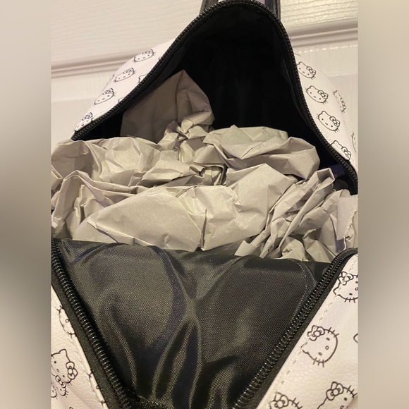 BNWT Hello Kitty Mini Backpack - Picture 6 of 8